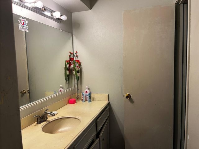 7727 Log Hollow Drive, Houston, TX 77040