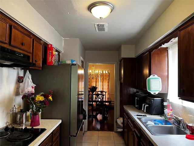 7727 Log Hollow Drive, Houston, TX 77040