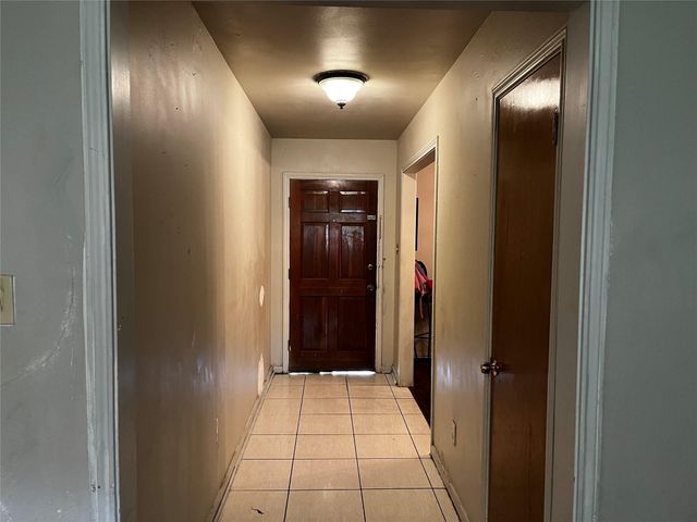 7727 Log Hollow Drive, Houston, TX 77040