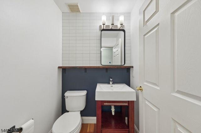 135 Riverwalk Way 135, Clifton City, NJ 07014