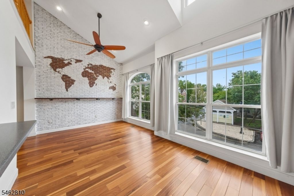 135 Riverwalk Way 135, Clifton City, NJ 07014 — photo 2