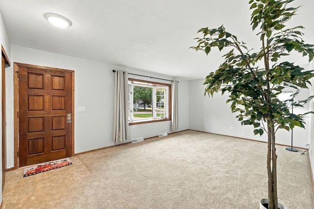 10931 W Kaul AVENUE, Milwaukee, WI 53225