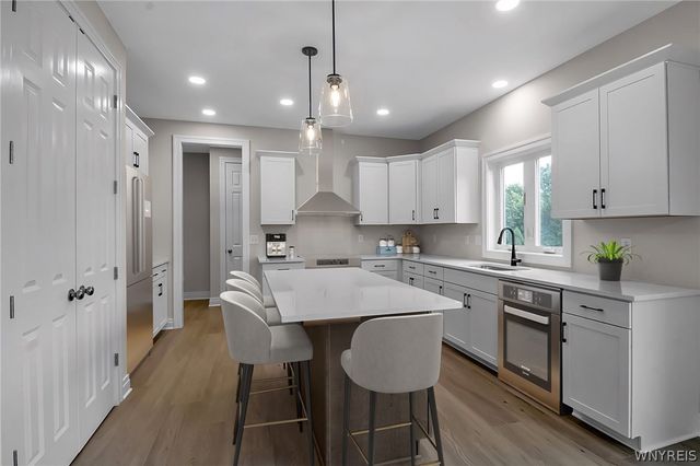 6 Fieldstream Lane, Lancaster, NY 14086