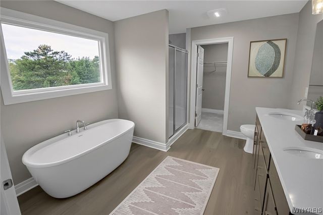 6 Fieldstream Lane, Lancaster, NY 14086