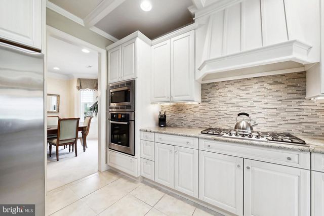 26 HARLOW CIRCLE, Medford, NJ 08055