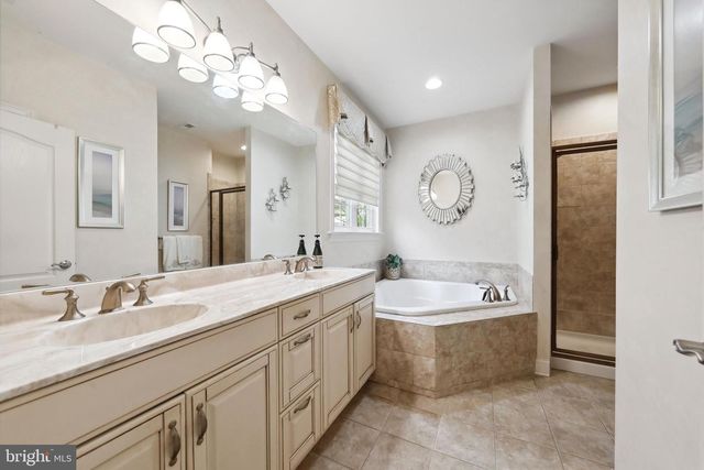 26 HARLOW CIRCLE, Medford, NJ 08055