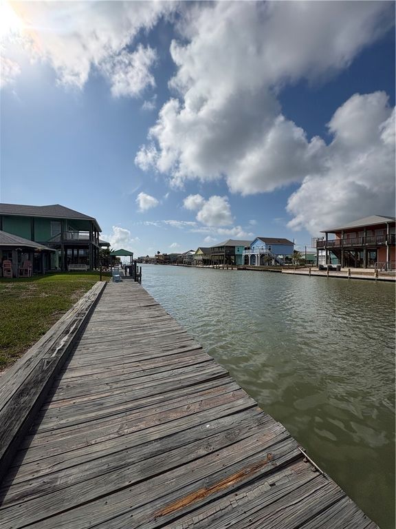 423 Palmetto Point, Rockport, TX 78382 — exterior