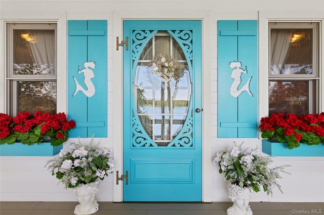 210 Redwood Road, Sag Harbor, NY 11963