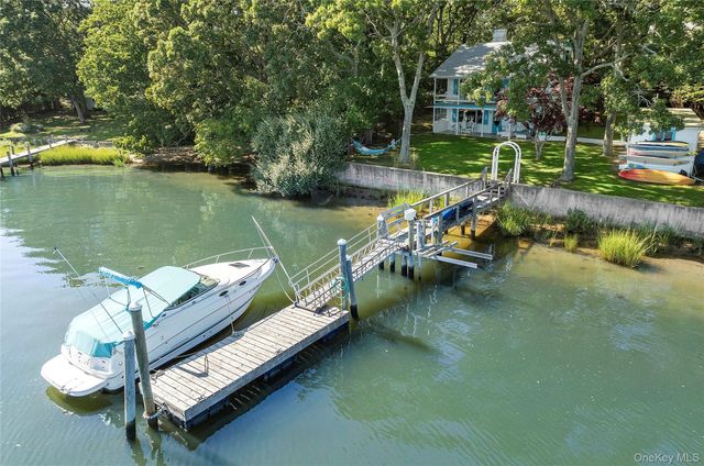 210 Redwood Road, Sag Harbor, NY 11963