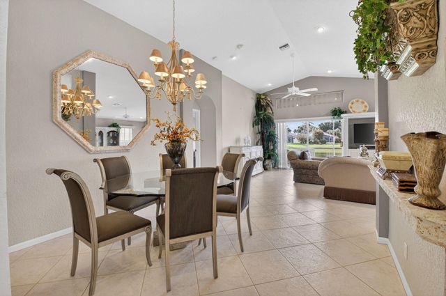 6838 Castlemaine Avenue, Boynton Beach, FL 33437