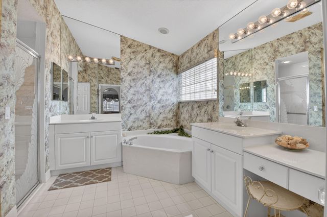 6838 Castlemaine Avenue, Boynton Beach, FL 33437