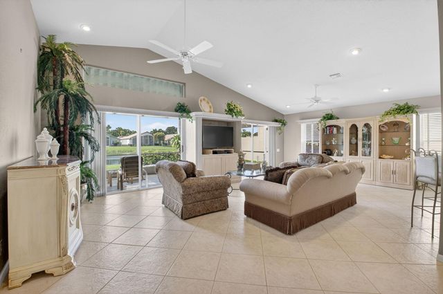 6838 Castlemaine Avenue, Boynton Beach, FL 33437
