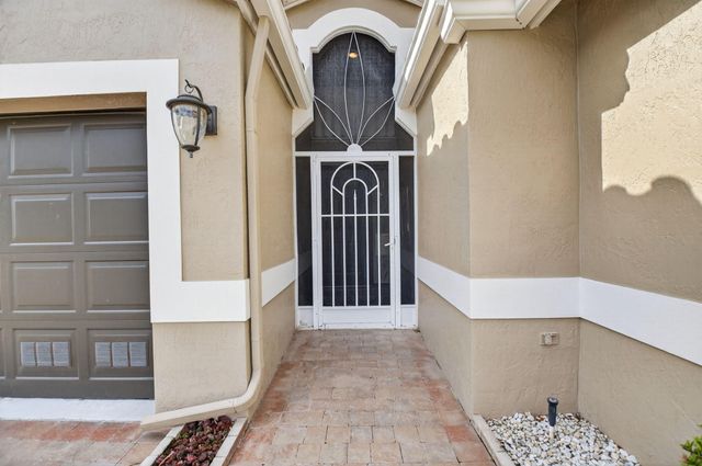 6838 Castlemaine Avenue, Boynton Beach, FL 33437