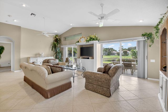 6838 Castlemaine Avenue, Boynton Beach, FL 33437