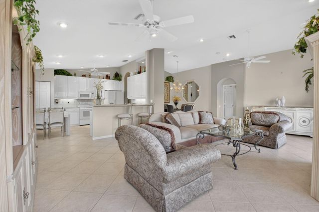 6838 Castlemaine Avenue, Boynton Beach, FL 33437