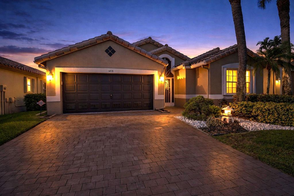 6838 Castlemaine Avenue, Boynton Beach, FL 33437
