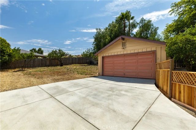 370 Pacific Avenue, Paso Robles, CA 93446