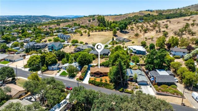370 Pacific Avenue, Paso Robles, CA 93446