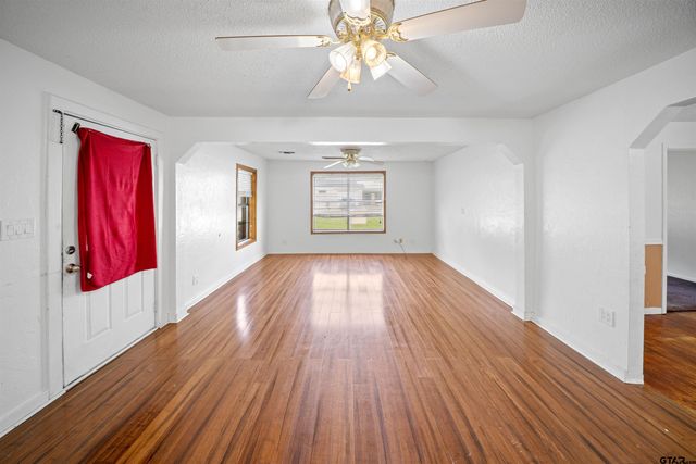 14224 COUNTY ROAD 434, Lindale, TX 75771