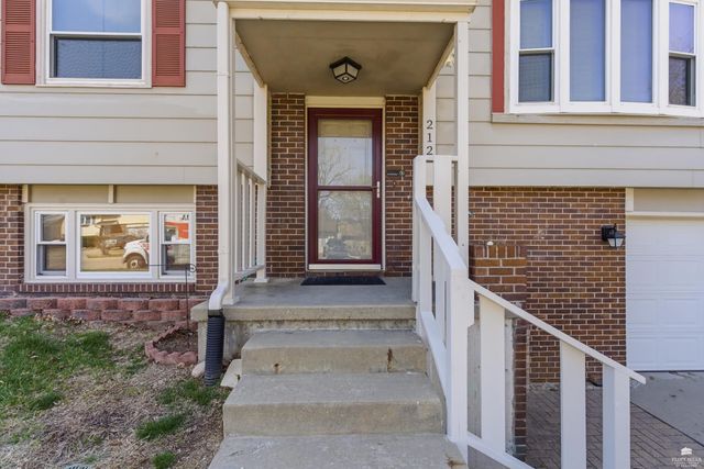 212 Robin Hood Drive, Junction City, KS 66441