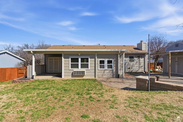 212 Robin Hood Drive, Junction City, KS 66441