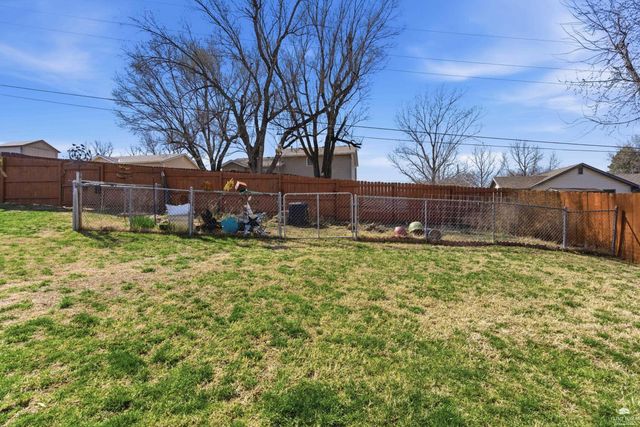 212 Robin Hood Drive, Junction City, KS 66441