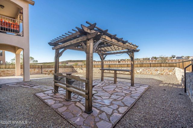 2993 Escenico Court, Las Cruces, NM 88012