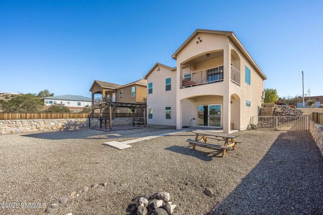 2993 Escenico Court, Las Cruces, NM 88012