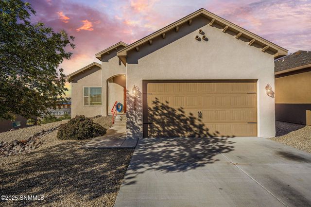 2993 Escenico Court, Las Cruces, NM 88012
