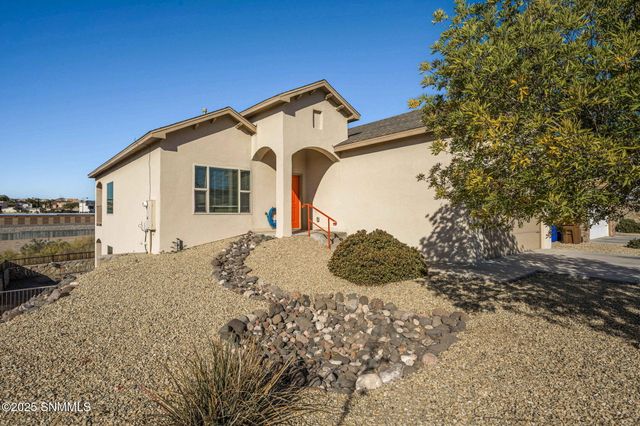 2993 Escenico Court, Las Cruces, NM 88012