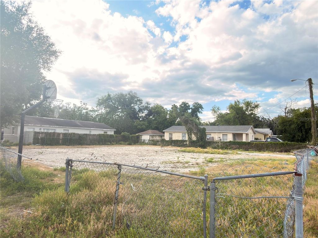 9302 NORTH 12TH, Tampa, FL 33612