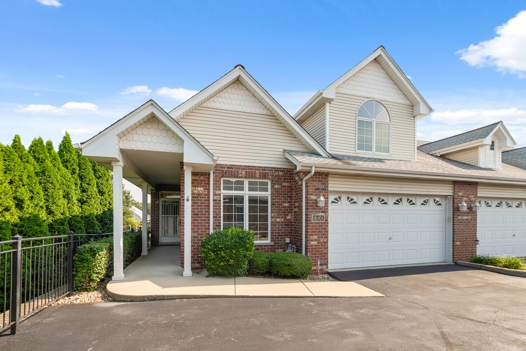 16101 Julia Courtyard, Tinley Park, IL 60477