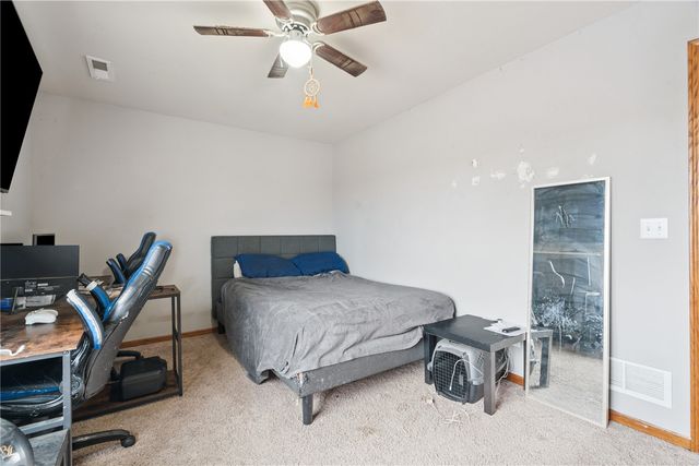 702 L Street SW, Cedar Rapids, IA 52404