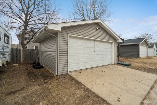 702 L Street SW, Cedar Rapids, IA 52404