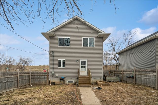 702 L Street SW, Cedar Rapids, IA 52404