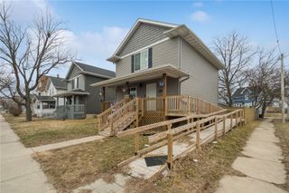 702 L Street SW, Cedar Rapids, IA 52404