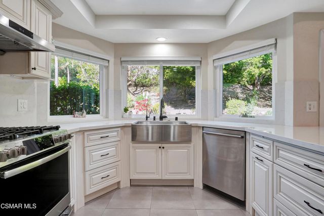 18935 Granada Circle, Porter Ranch, CA 91326