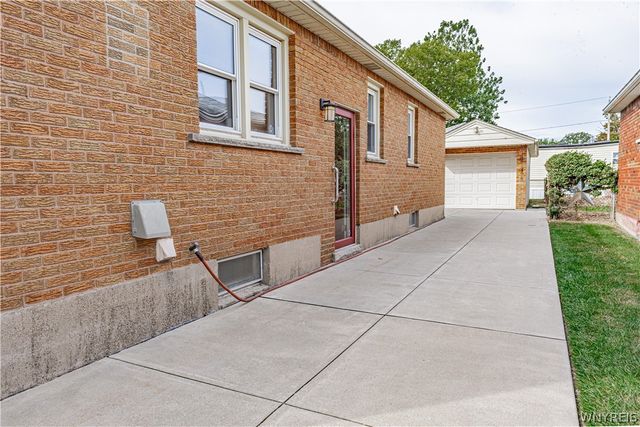 746 82nd Street, Niagara Falls, NY 14304