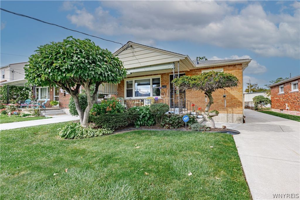746 82nd Street, Niagara Falls, NY 14304