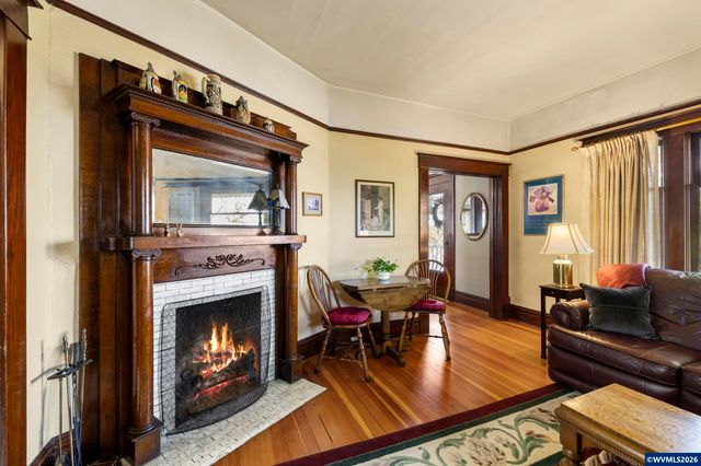 336 Hill St, Silverton, OR 97381