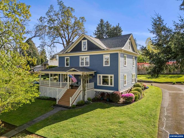 336 Hill St, Silverton, OR 97381