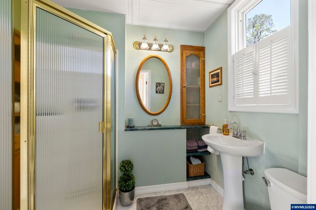 336 Hill St, Silverton, OR 97381