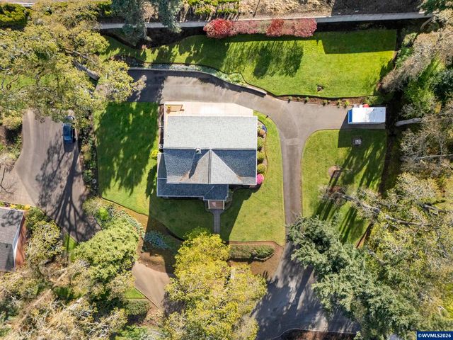 336 Hill St, Silverton, OR 97381