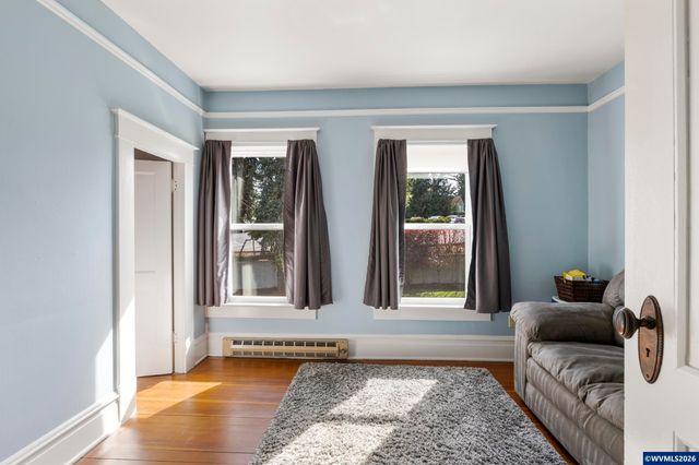336 Hill St, Silverton, OR 97381