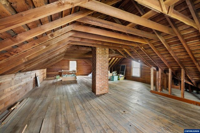 336 Hill St, Silverton, OR 97381