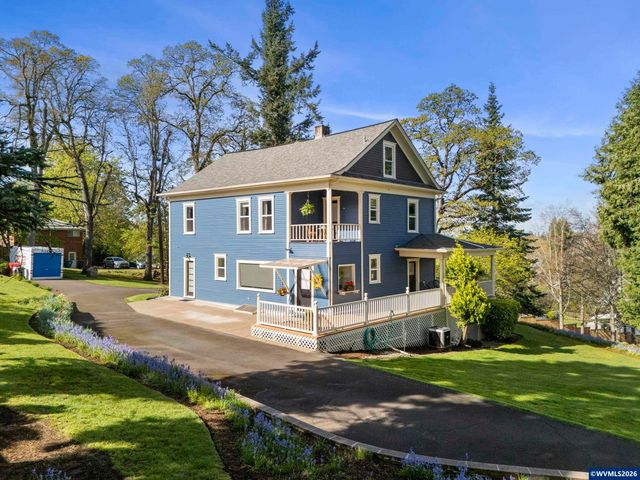 336 Hill St, Silverton, OR 97381