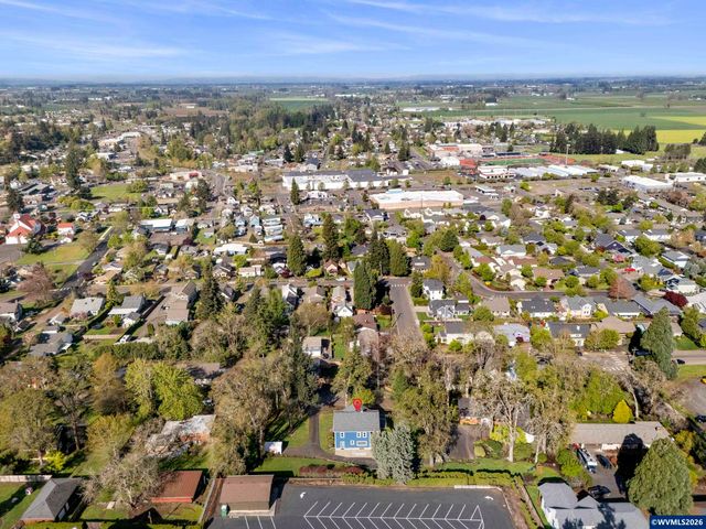 336 Hill St, Silverton, OR 97381