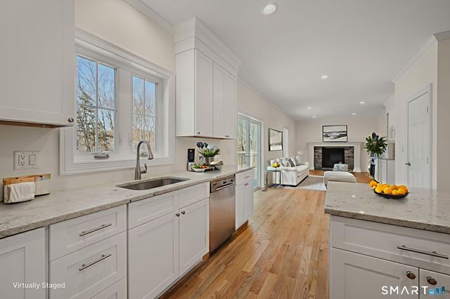4 Jans Way, Guilford, CT 06437