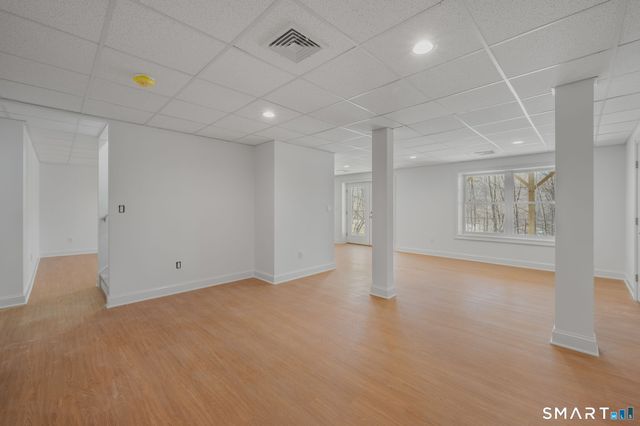 4 Jans Way, Guilford, CT 06437