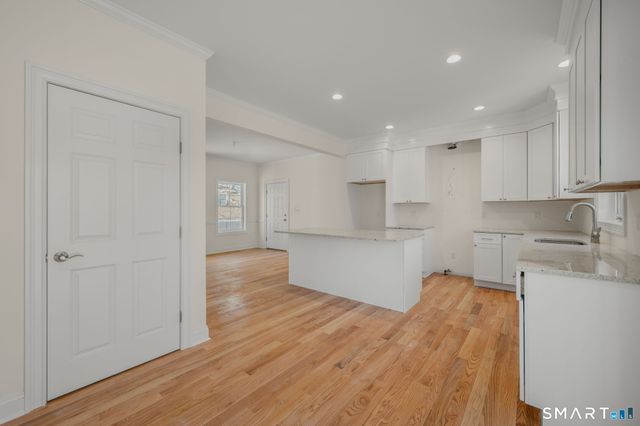 4 Jans Way, Guilford, CT 06437